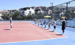 Kuşadası tenis kulübü çocuklar için yaz eğitimlerine başladı
