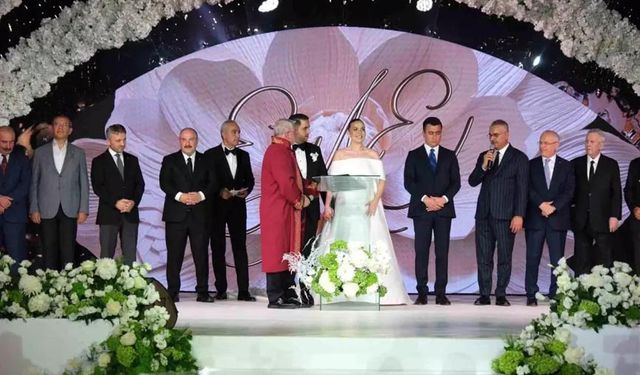 Sinan Engin'in kızının düğününde ünlüler geçidi
