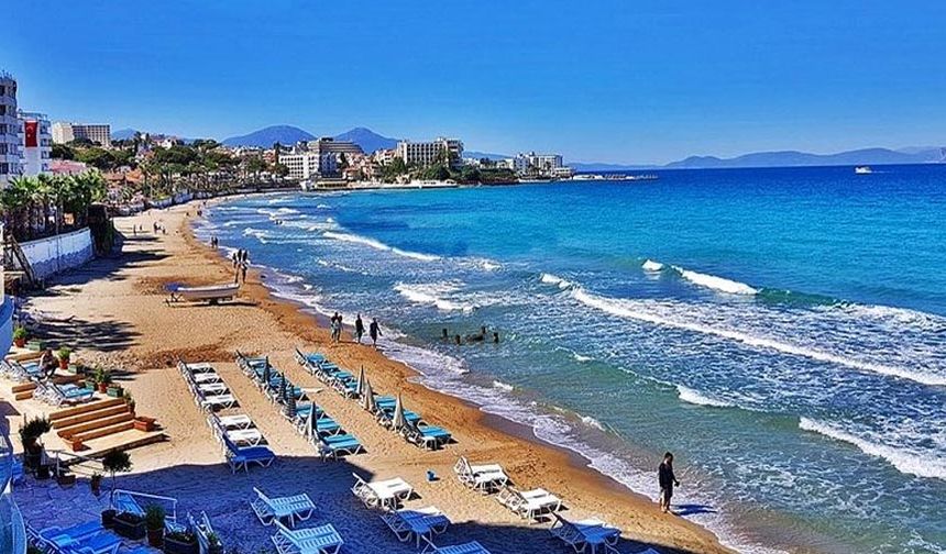 Kuşadası plajlarında temizlik hızla devam ediyor