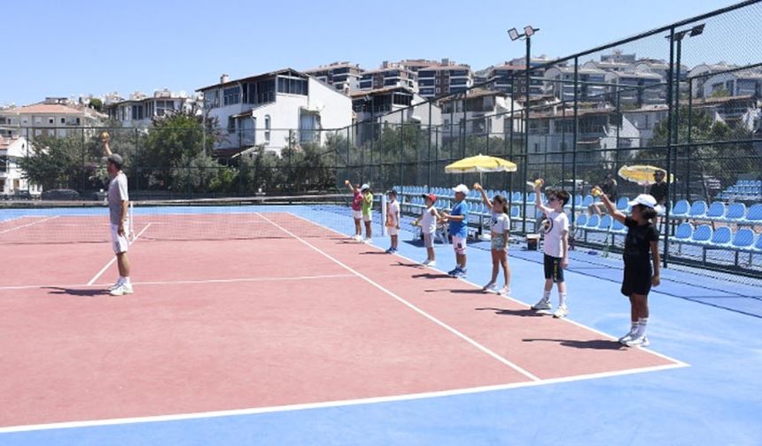 Kuşadası tenis kulübü çocuklar için yaz eğitimlerine başladı